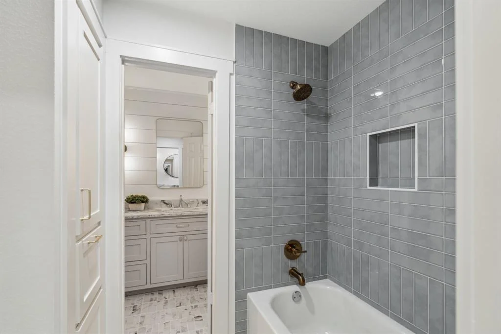Photo of 407 Sandy Bluff