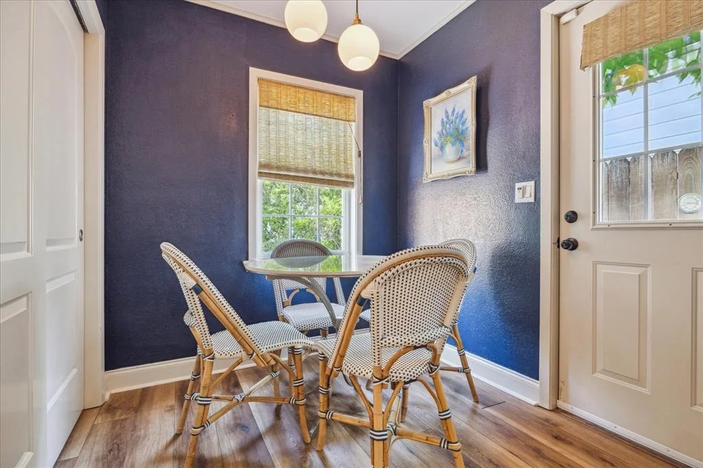 Photo of 2618 Sunset Boulevard