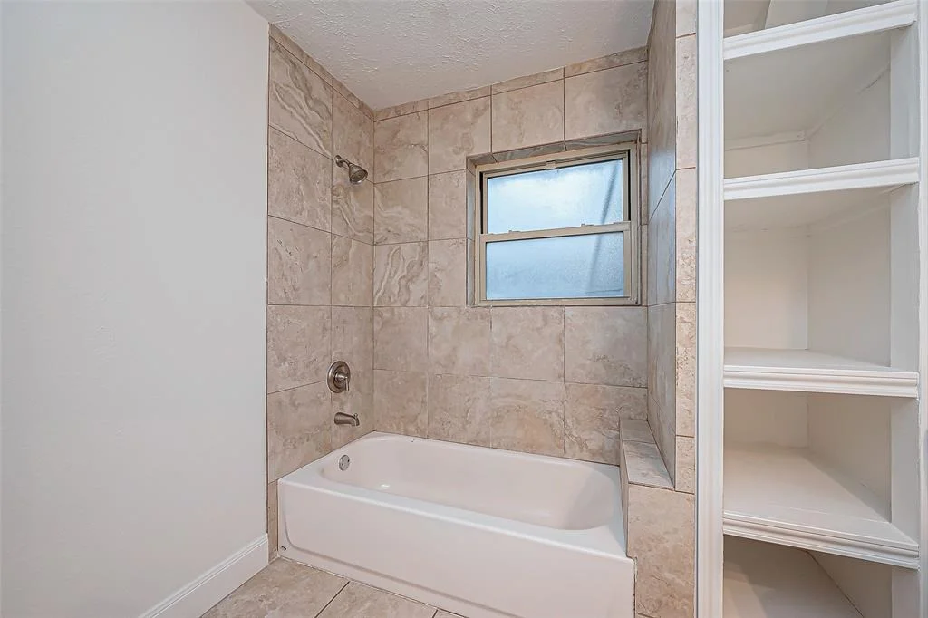 Photo of 9538 Meadowcroft Drive
