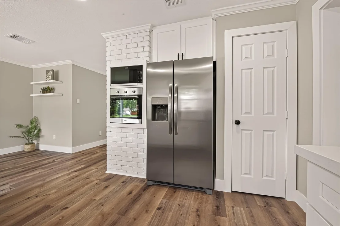 Photo of 3518 Shore Shadows Drive