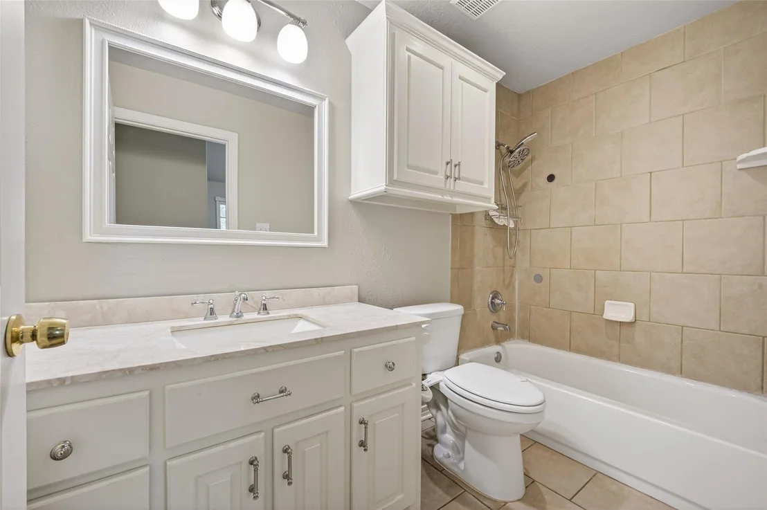 Photo of 1007 W Cedar River Road