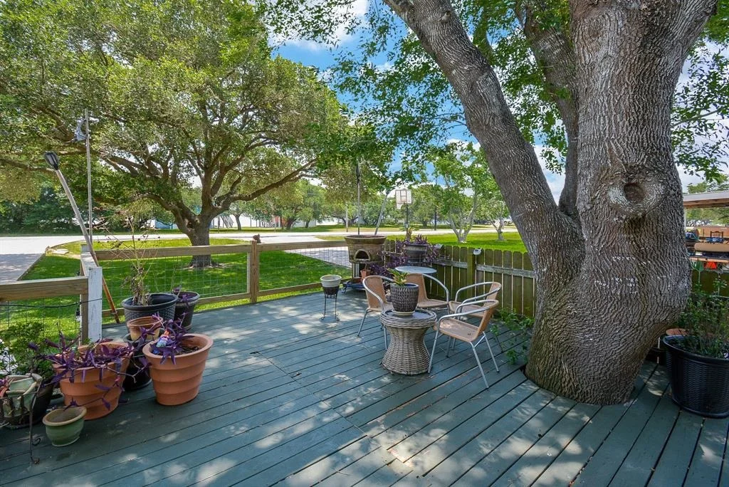 Photo of 2365 W Bayshore Drive