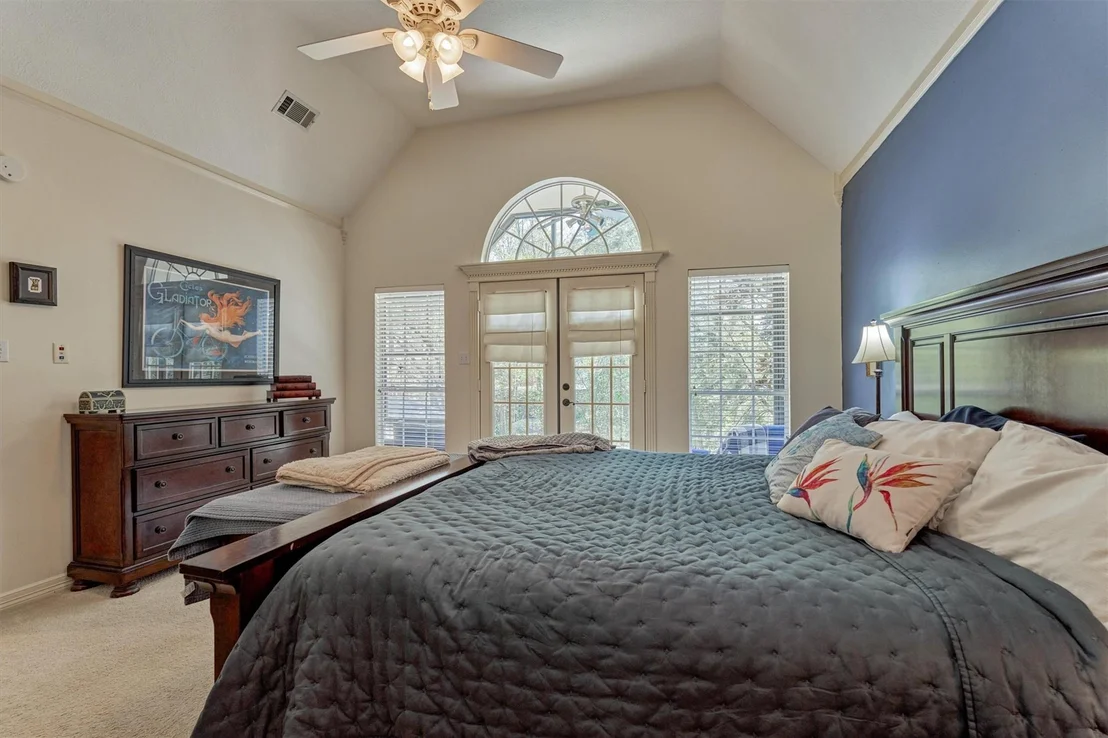 Photo of 115 E Shadowpoint Circle