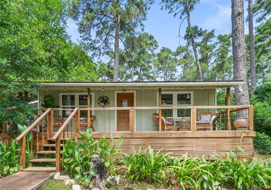 Photo of 11045 Woodview Drive