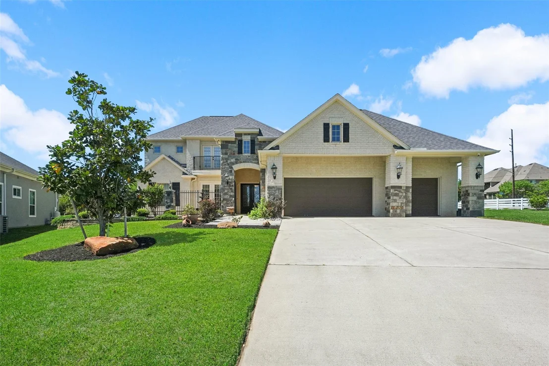 Photo of 5924 Oak Leaf Court