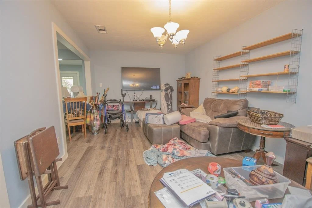 Photo of 725 Cedar Lawn Drive
