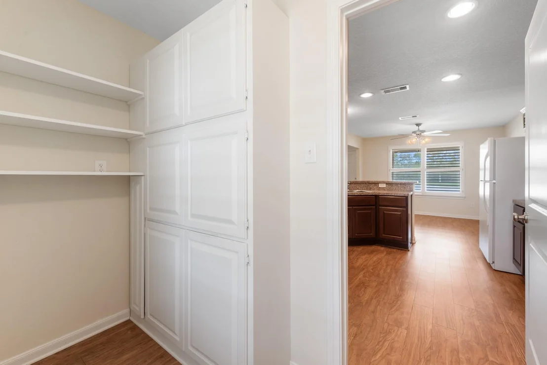 Photo of 1635 Lakeview Drive