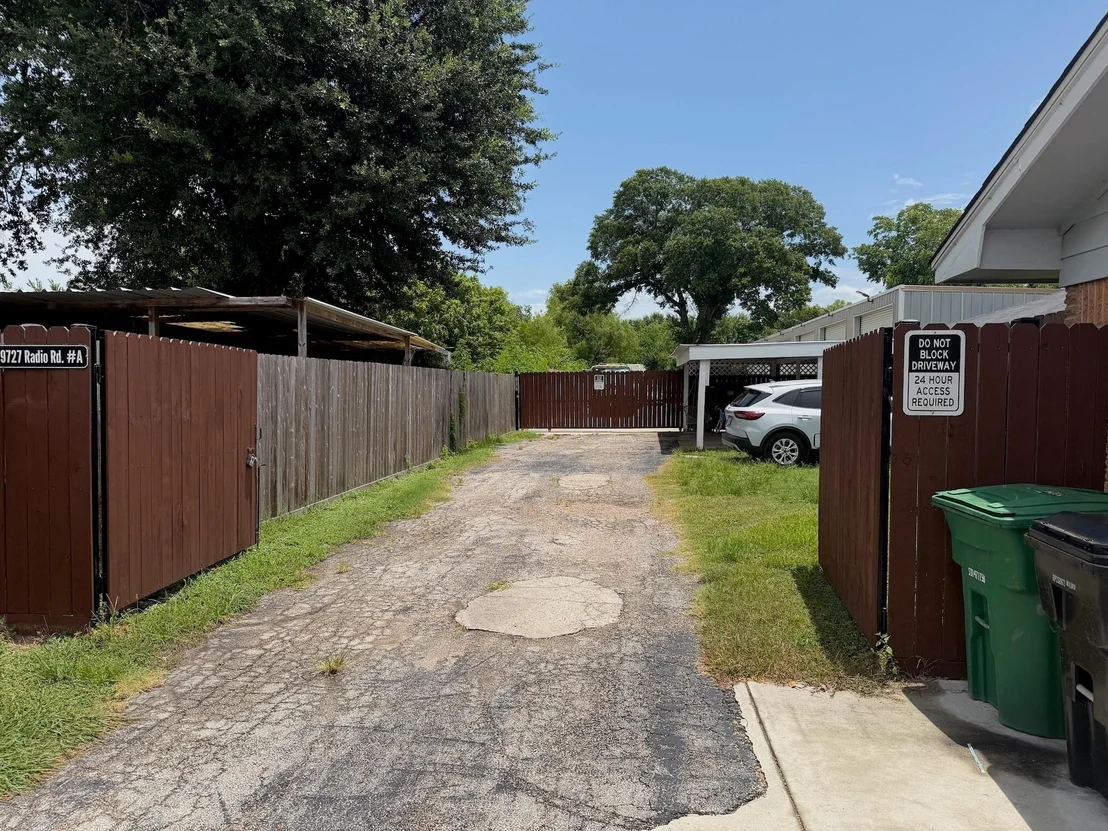 Photo of 9727 Radio Street