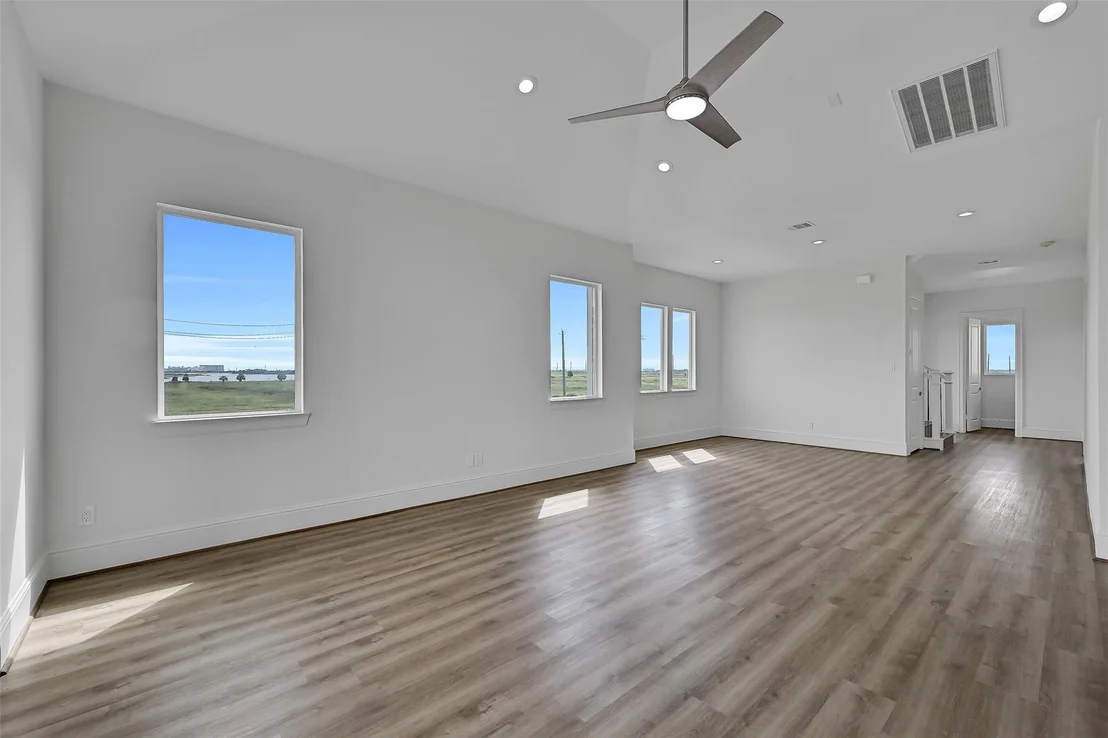 Photo of 1627 Bay Pointe Drive
