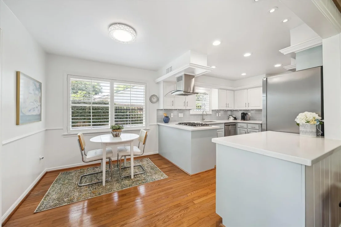 Photo of 7915 Meadowvale Drive