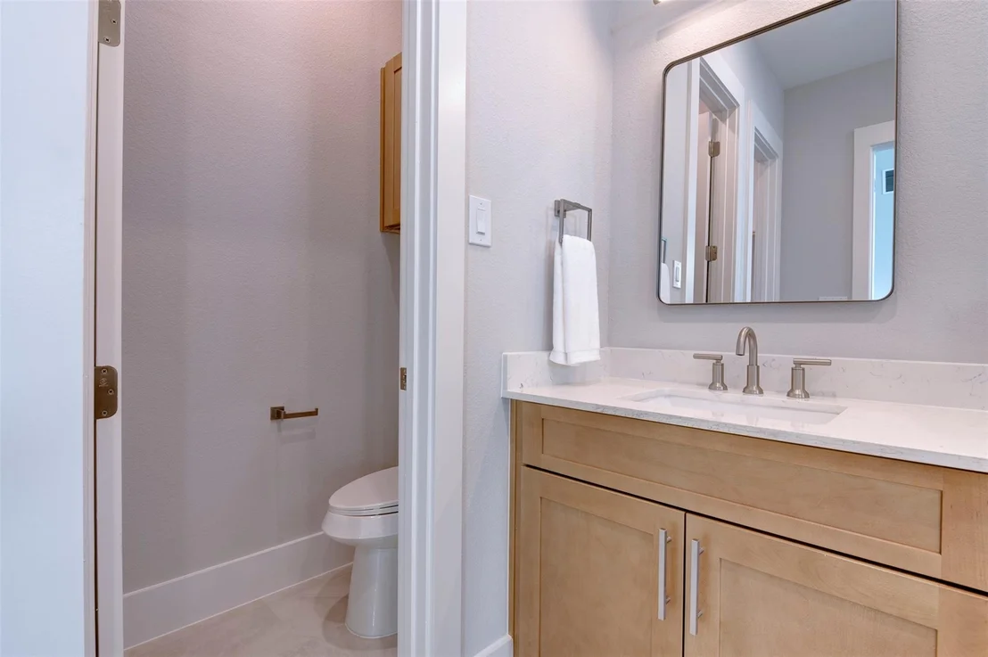 Photo of 5126 Rosslyn Road