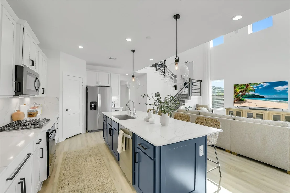 Photo of 3379 Voda Bend