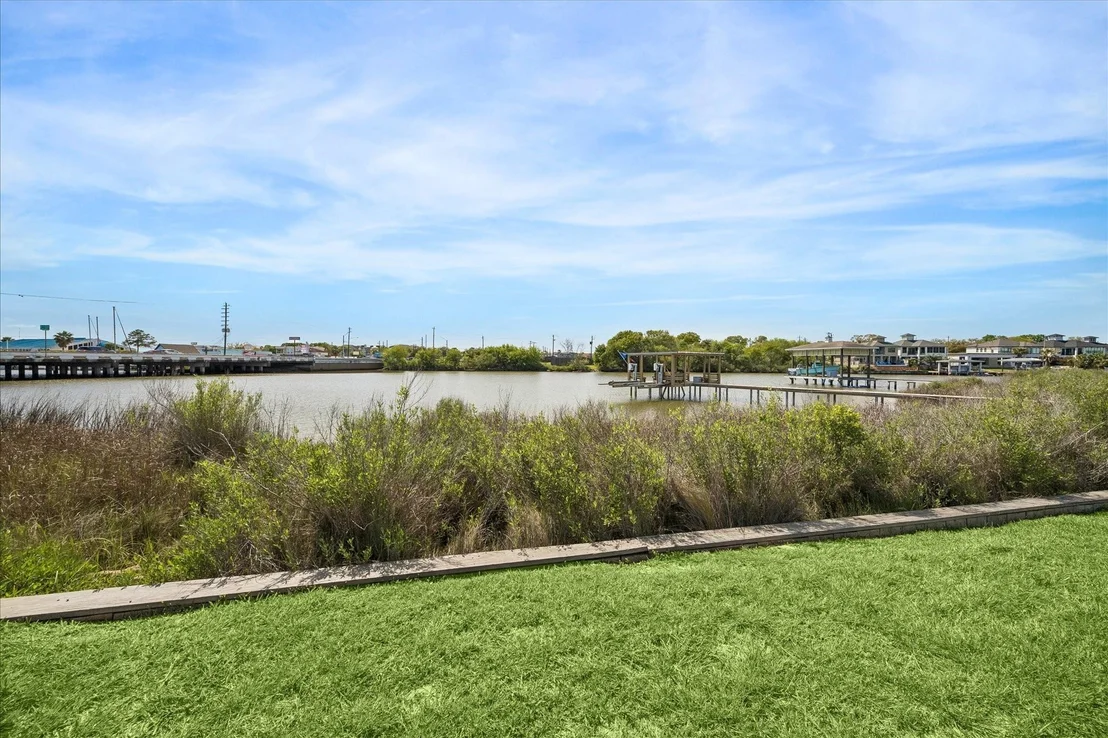 Photo of 2001 Oceanview Drive