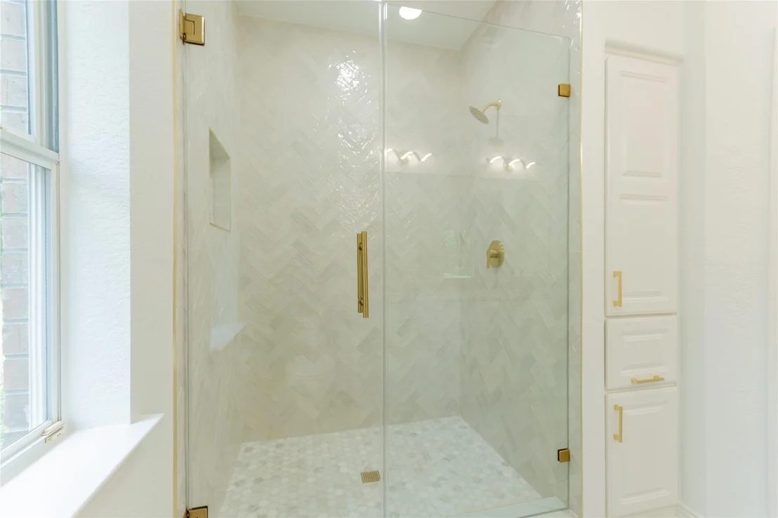 Photo of 1608 Southern Oaks Drive