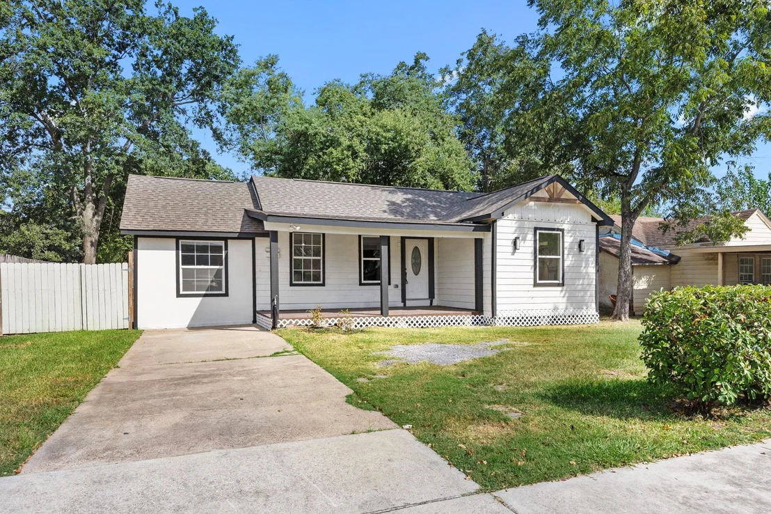 Photo of 905 Elm Avenue