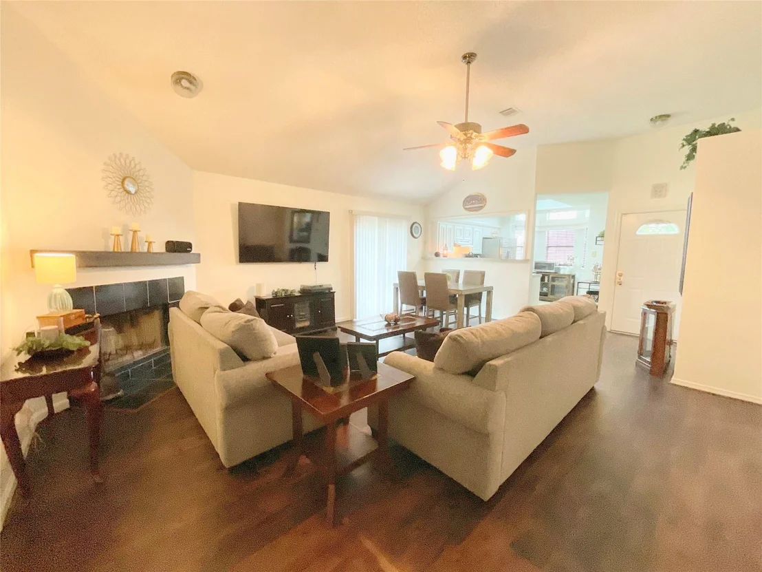 Photo of 1155 Holbech Lane