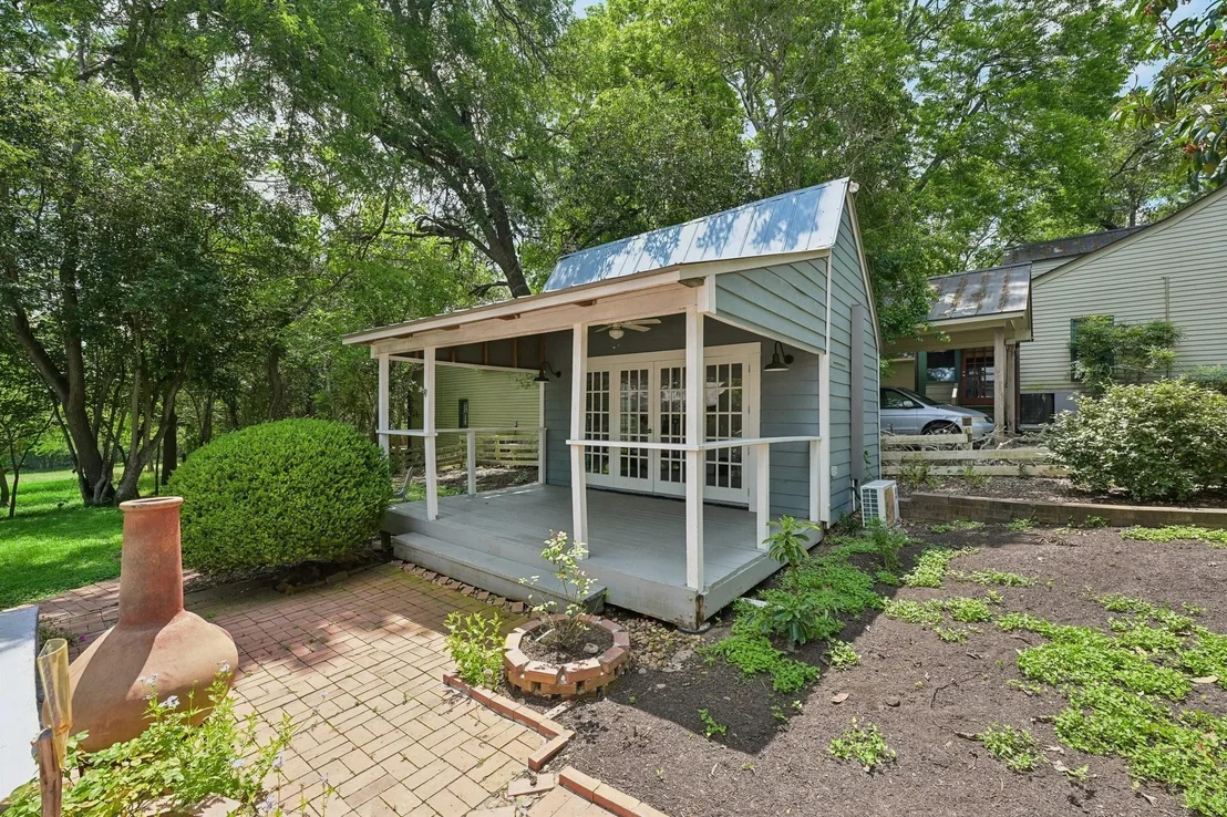 Photo of 4925 Main Street