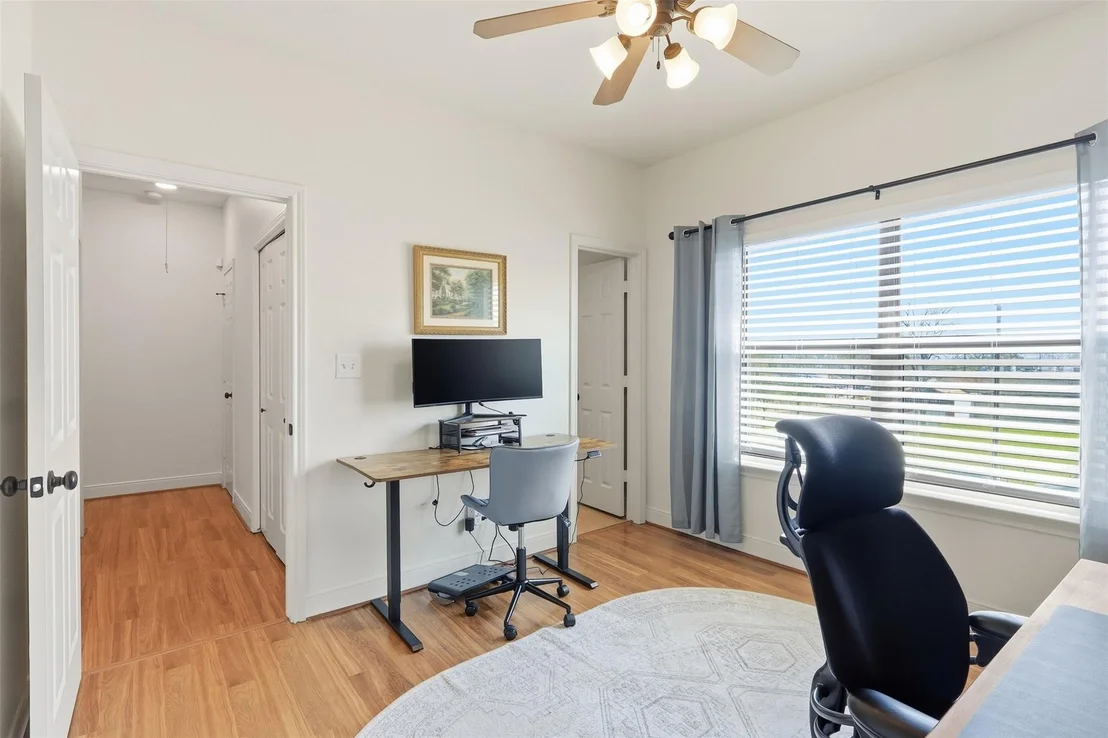 Photo of Unit D at 2424 Navigation Boulevard