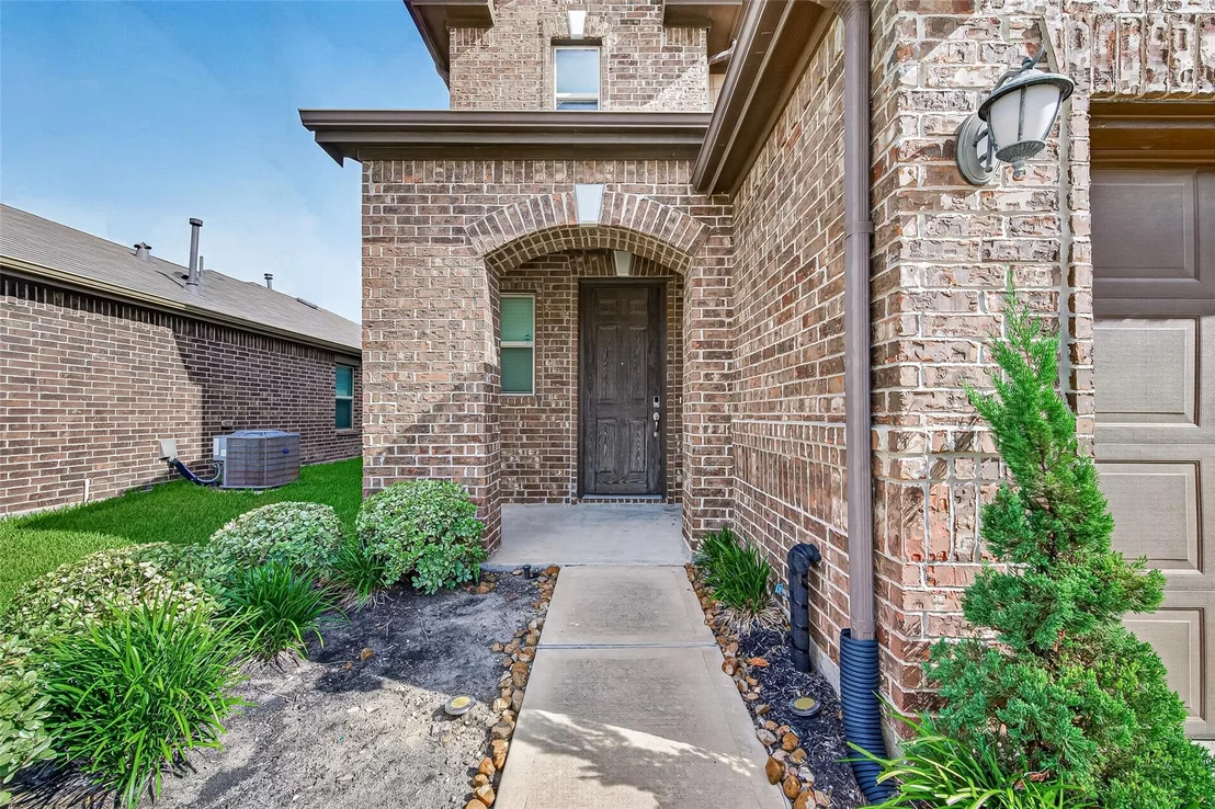 Photo of 25314 Queens Causeway Lane