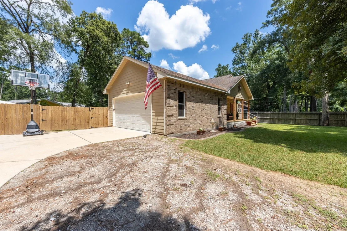 Photo of 10048 Crescent Drive
