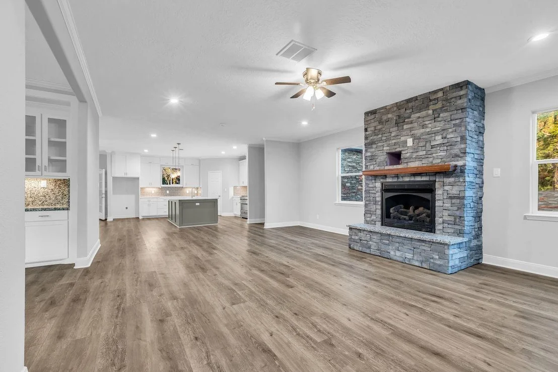 Photo of 83 White Oak Drive N