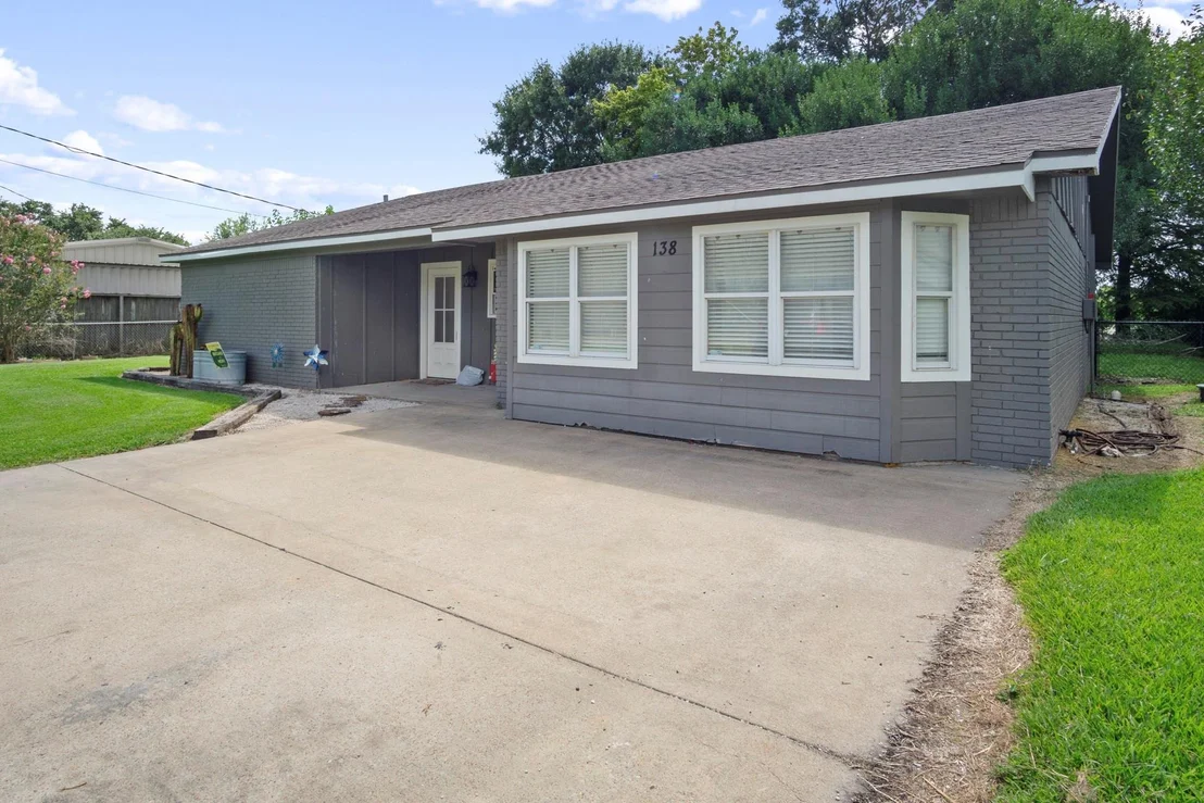 Photo of 138 N Lake Drive