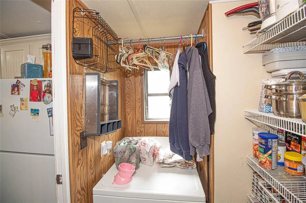 Photo of 305 Red Oak