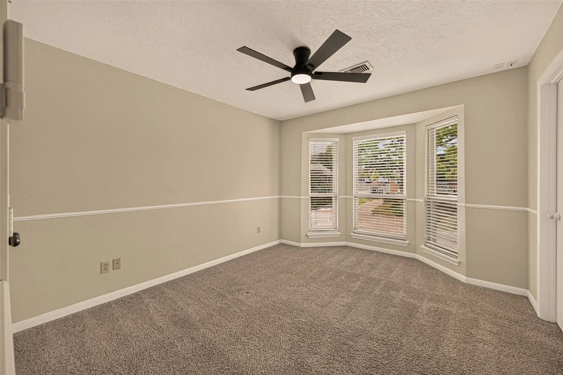 Photo of 18331 Longcliffe Drive