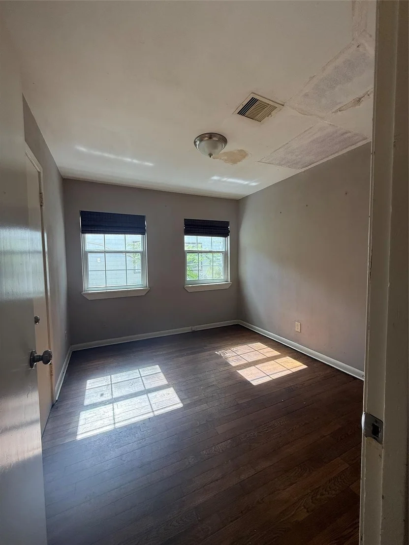 Photo of 725 Kyle Street