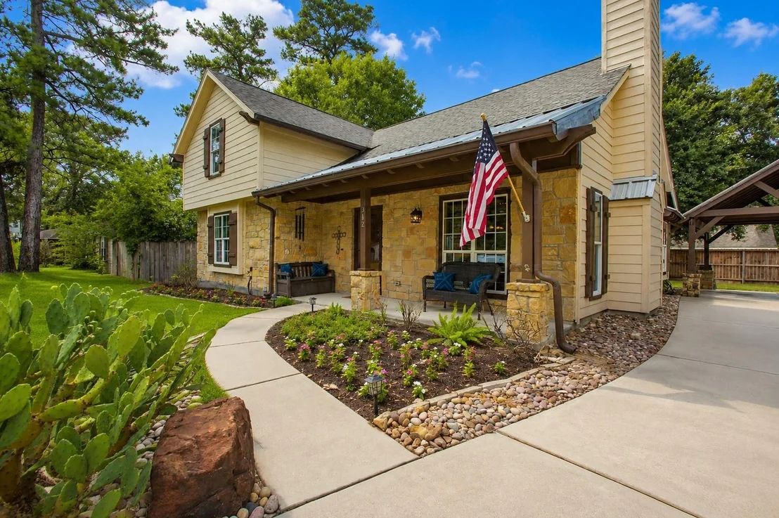 Photo of 312 Springwood Drive