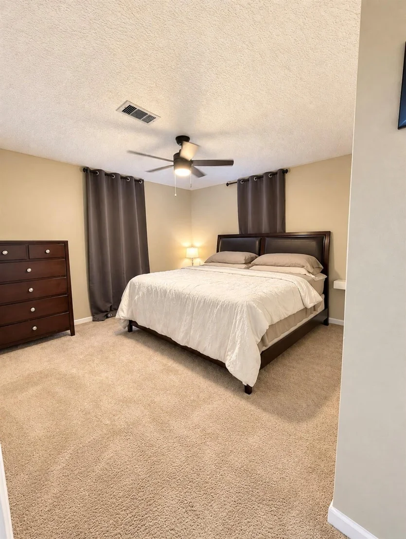 Photo of 904 Sherwood Drive