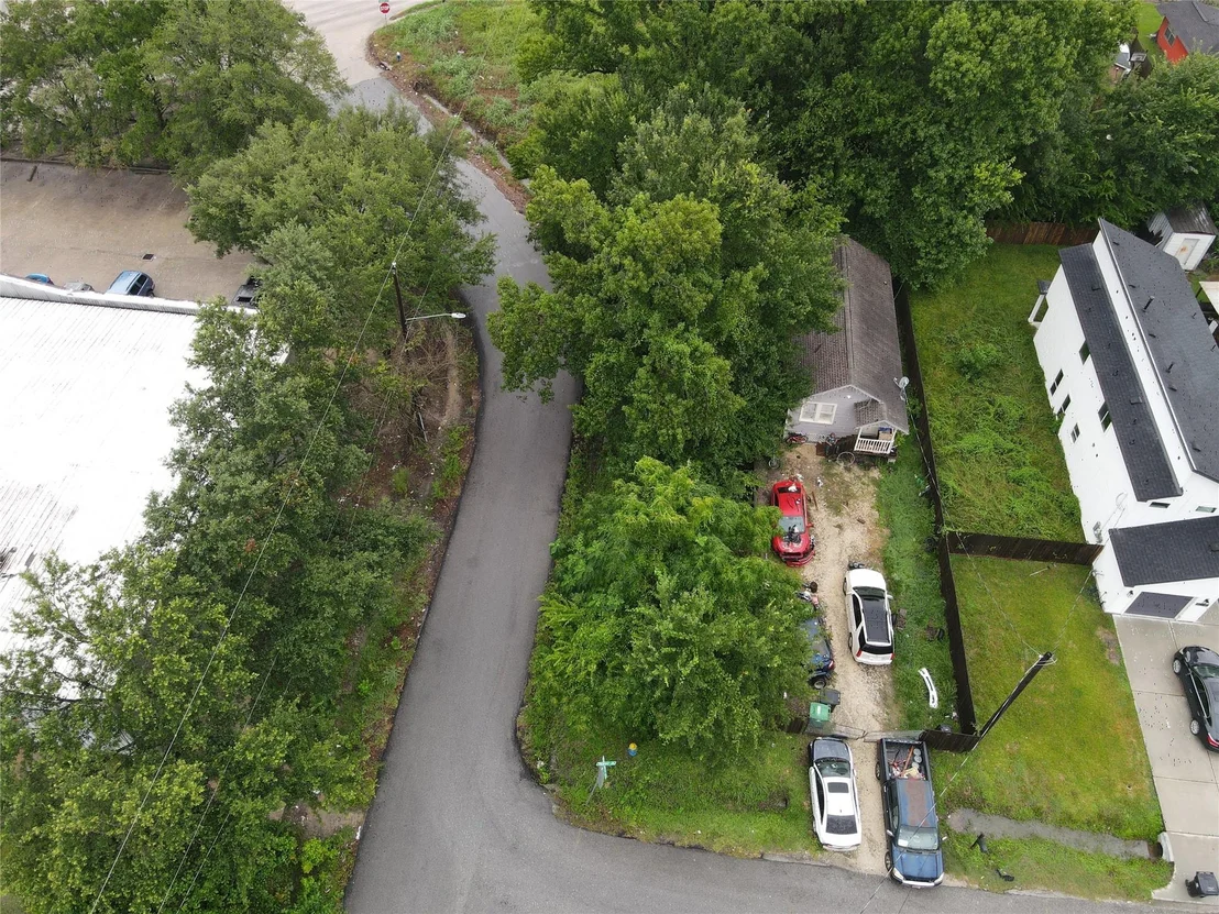Photo of 7900 Tower Street