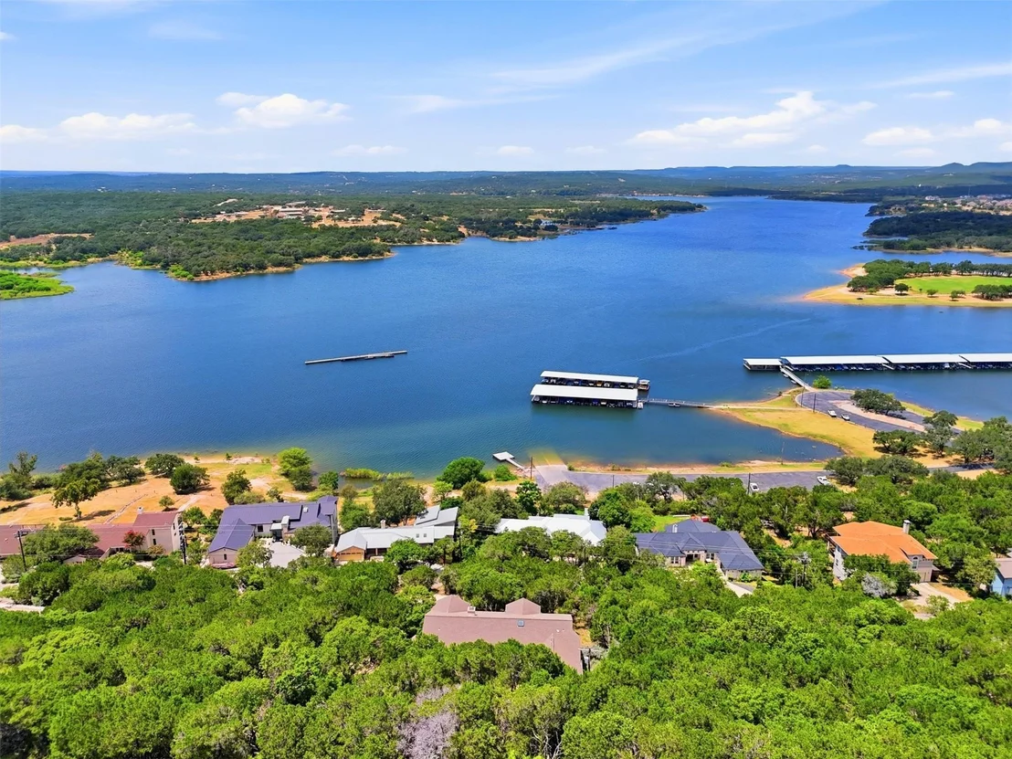 Photo of 6103 Lakeshore Drive