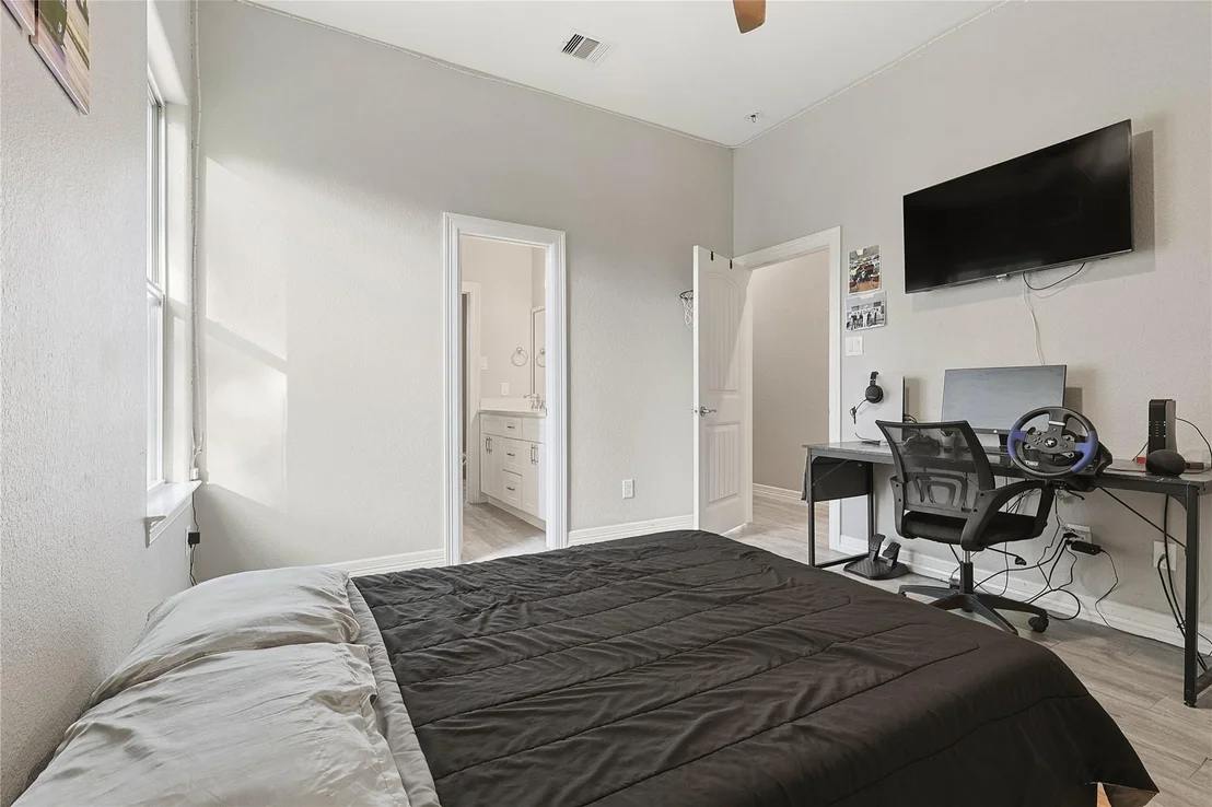 Photo of 642 Parthenon Place