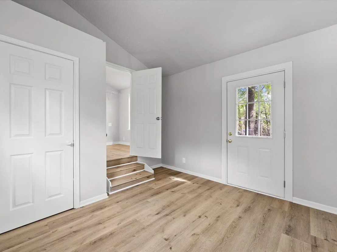 Photo of 16958 Cedar Road