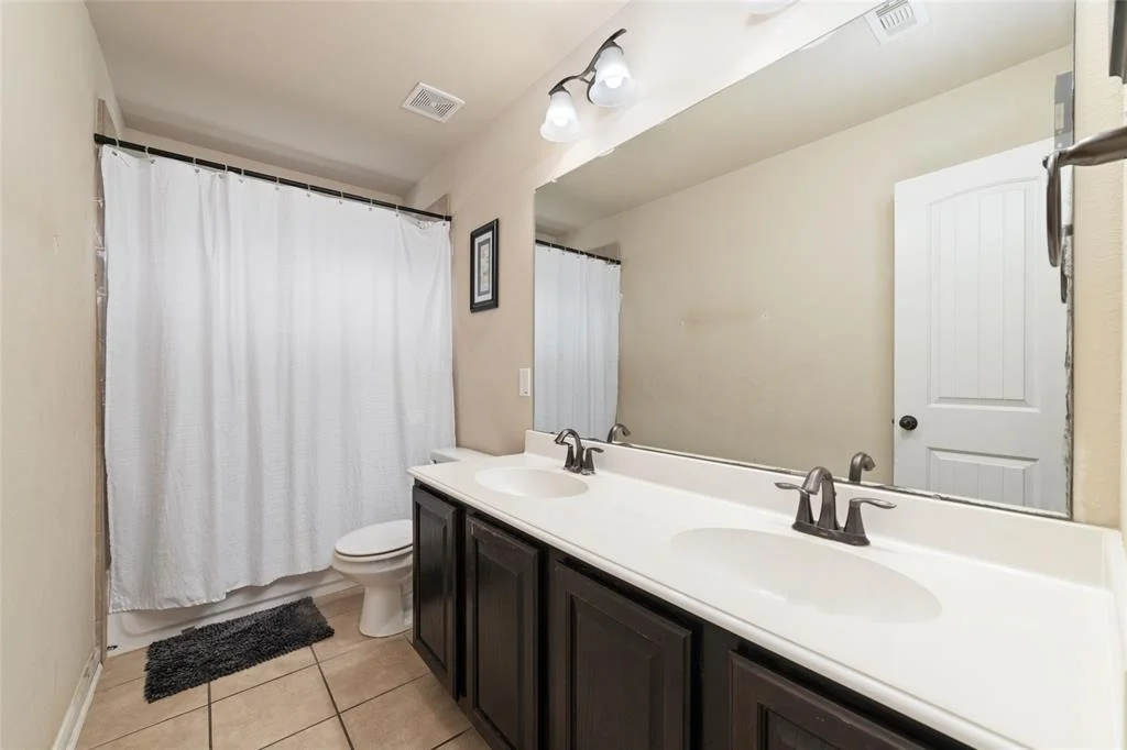 Photo of 3527 Oak Lndg