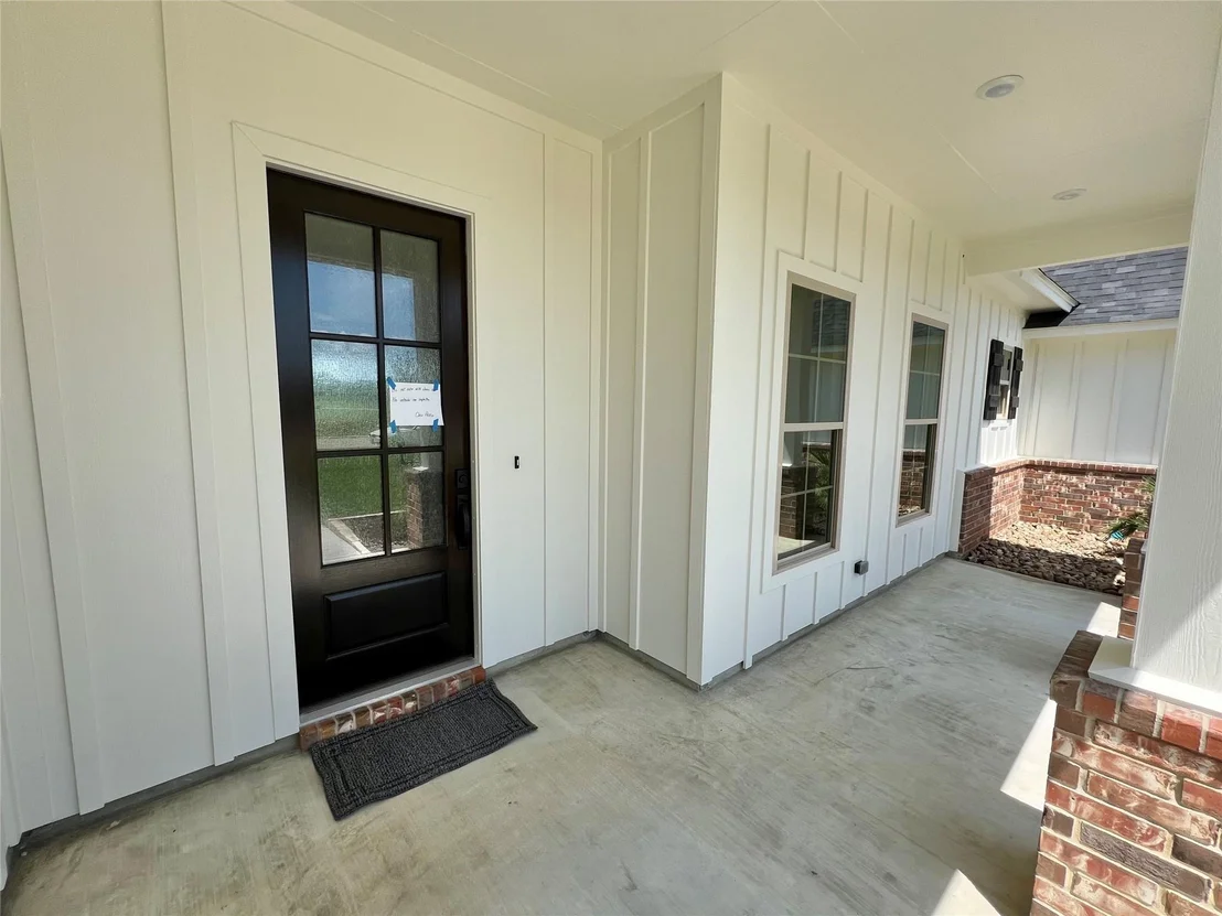 Photo of 886 Oak Ridge Drive