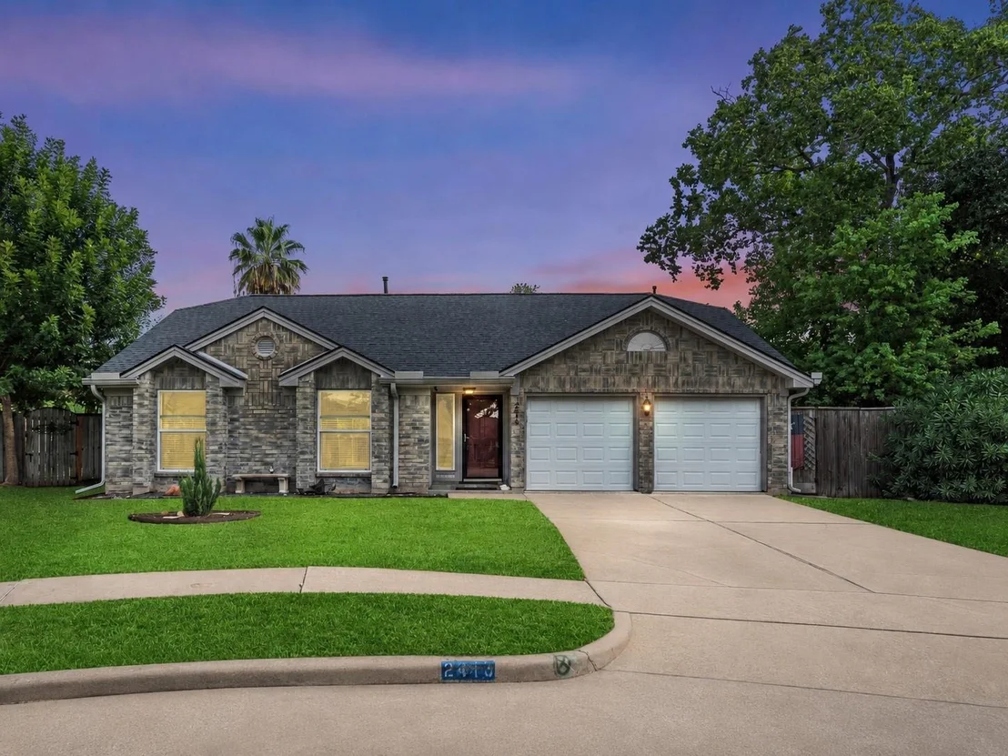 Photo of 2418 Pebbledowne Circle