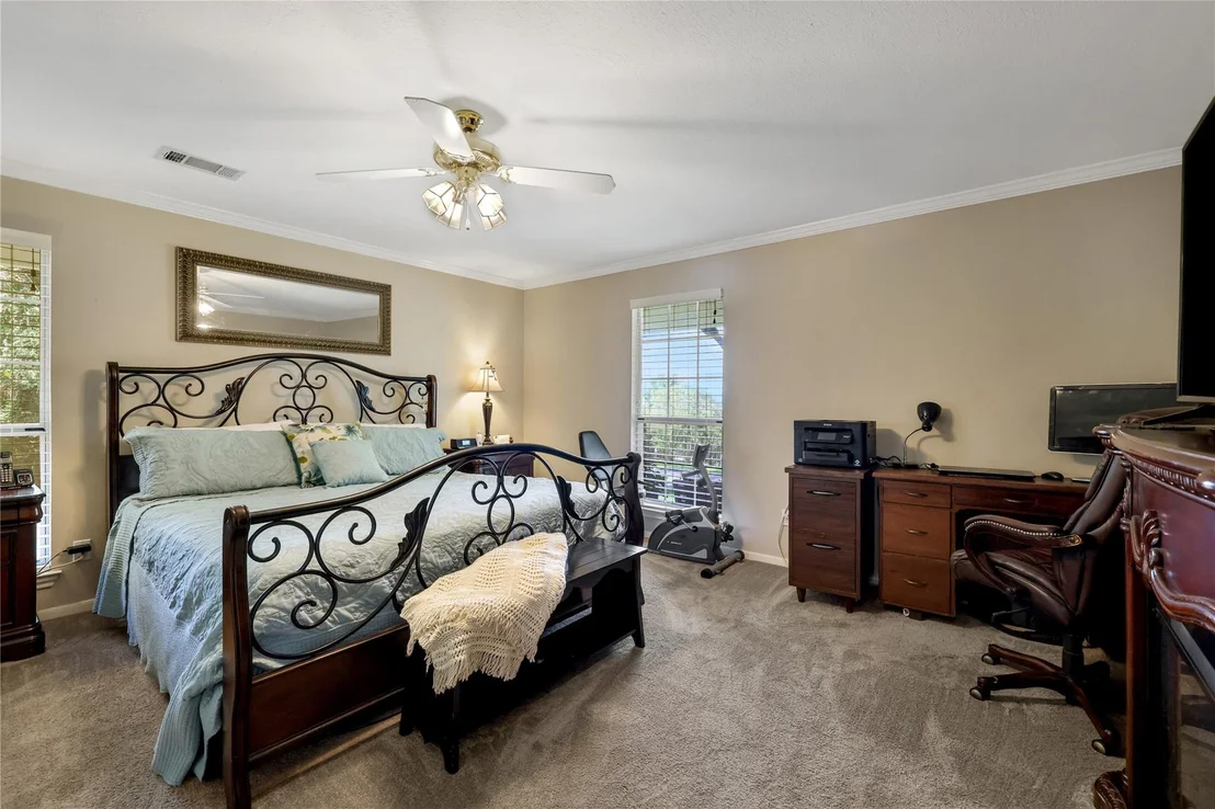 Photo of 220 Lake Oaks Boulevard