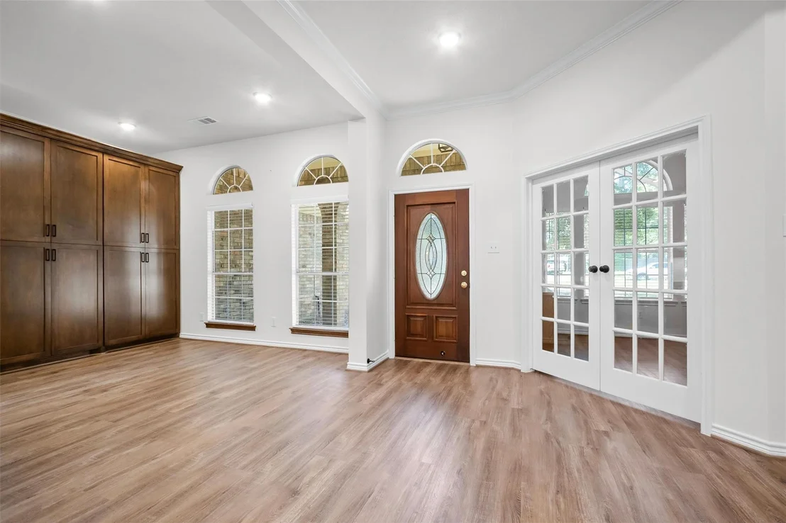 Photo of 15690 Corinthian Way