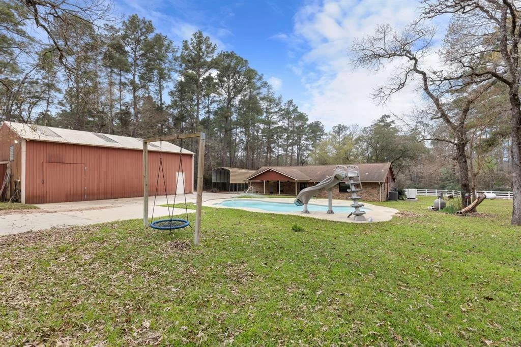 Photo of 16202 Surrey Lane