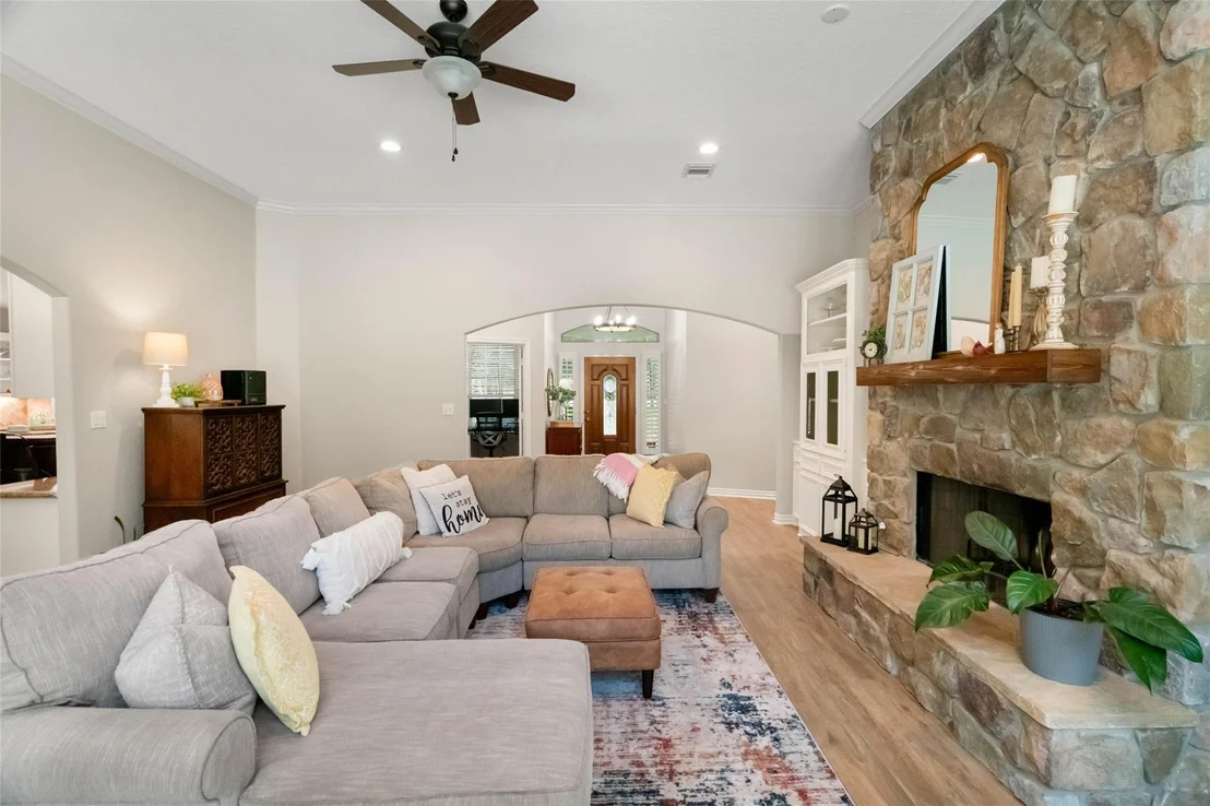 Photo of 910 Commons Vista Drive