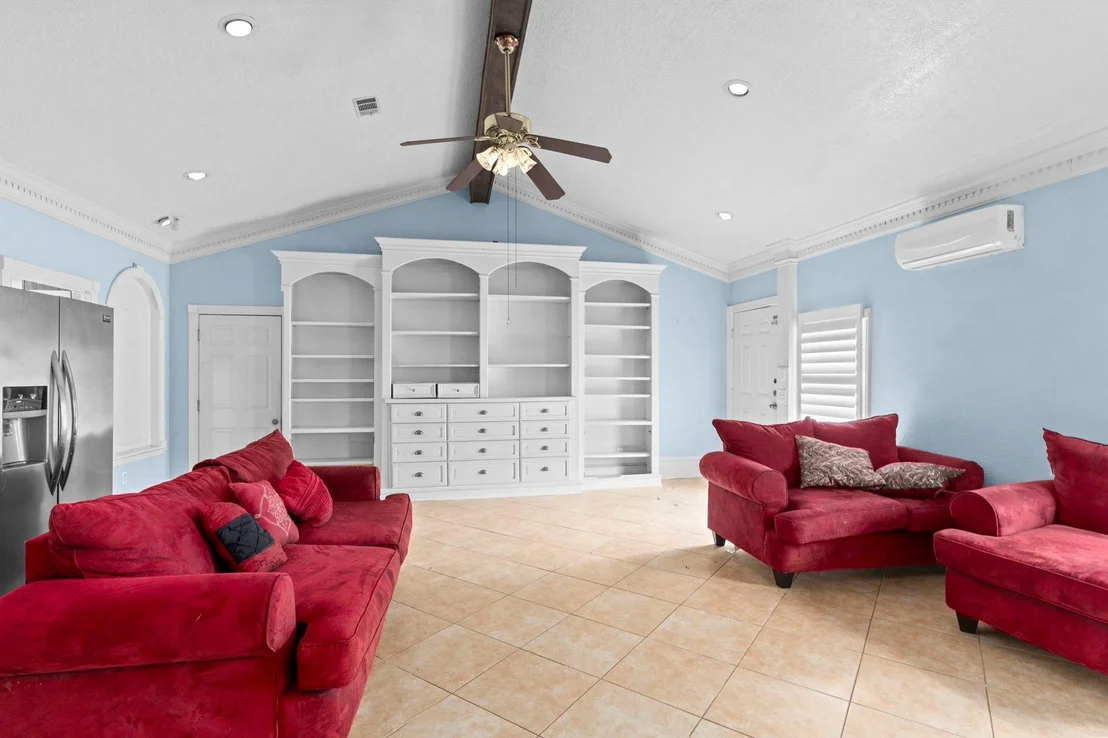 Photo of 8205 Appleton