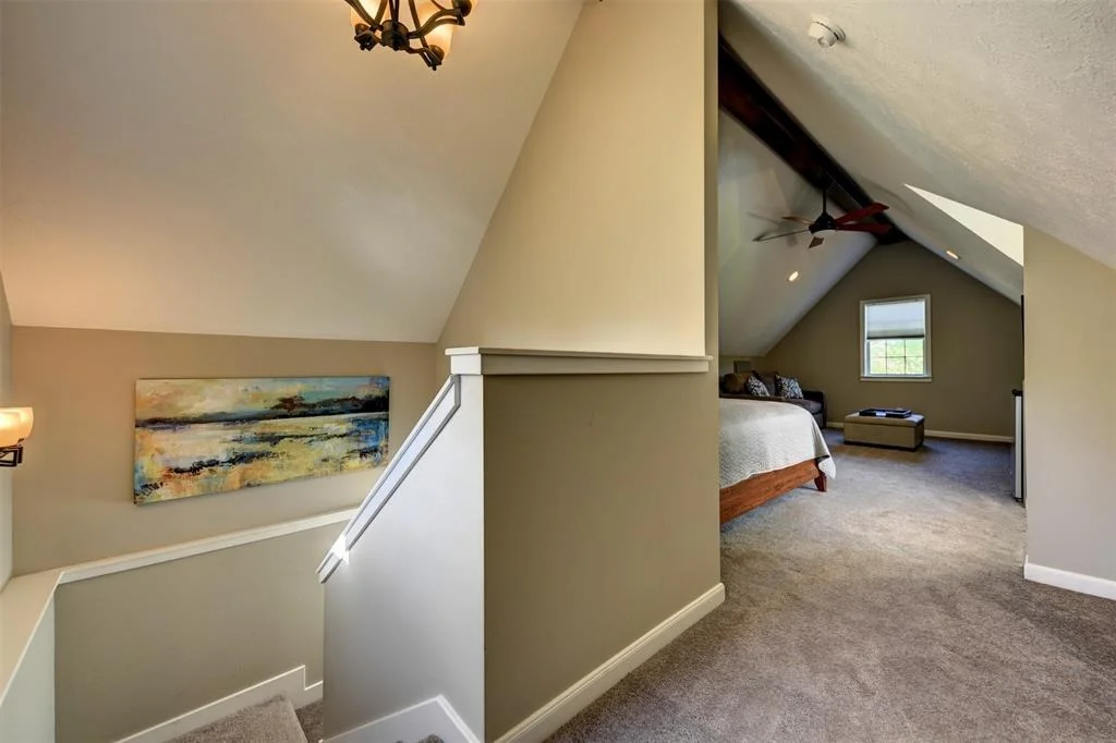 Photo of 3101 Creekside Drive