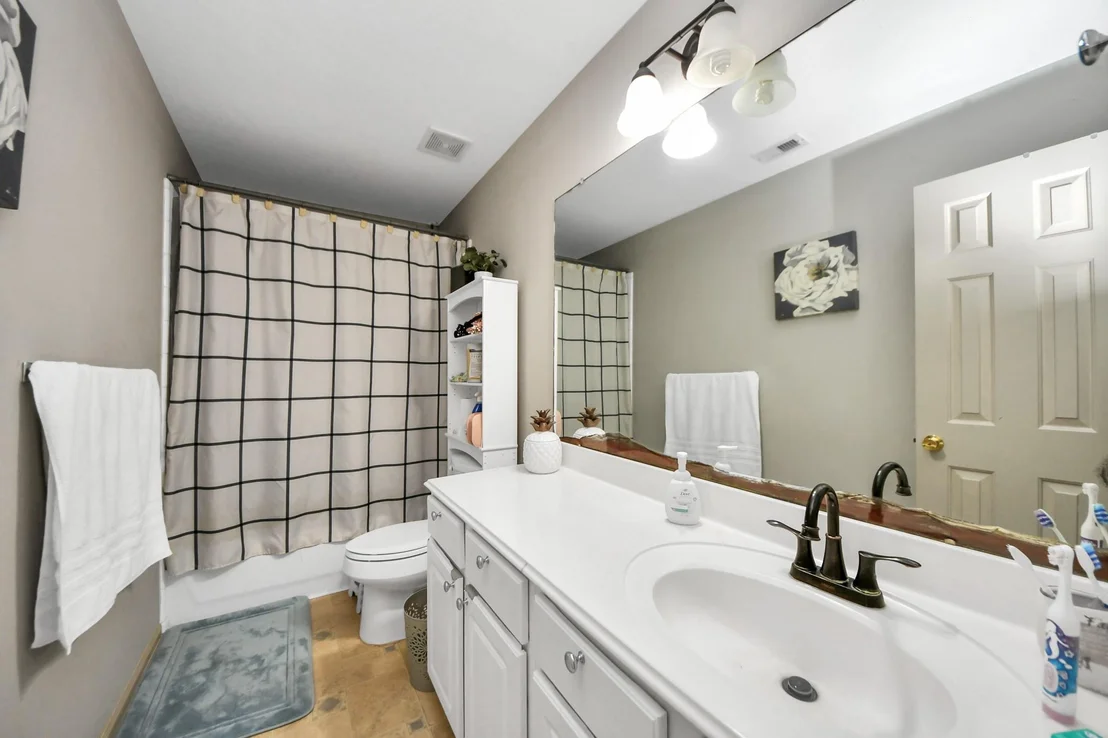 Photo of 922 N Sky Drive