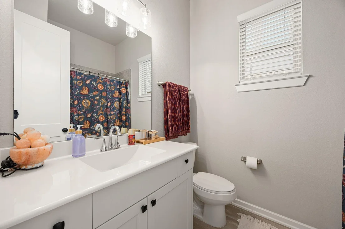 Photo of 4823 Vaughan Way