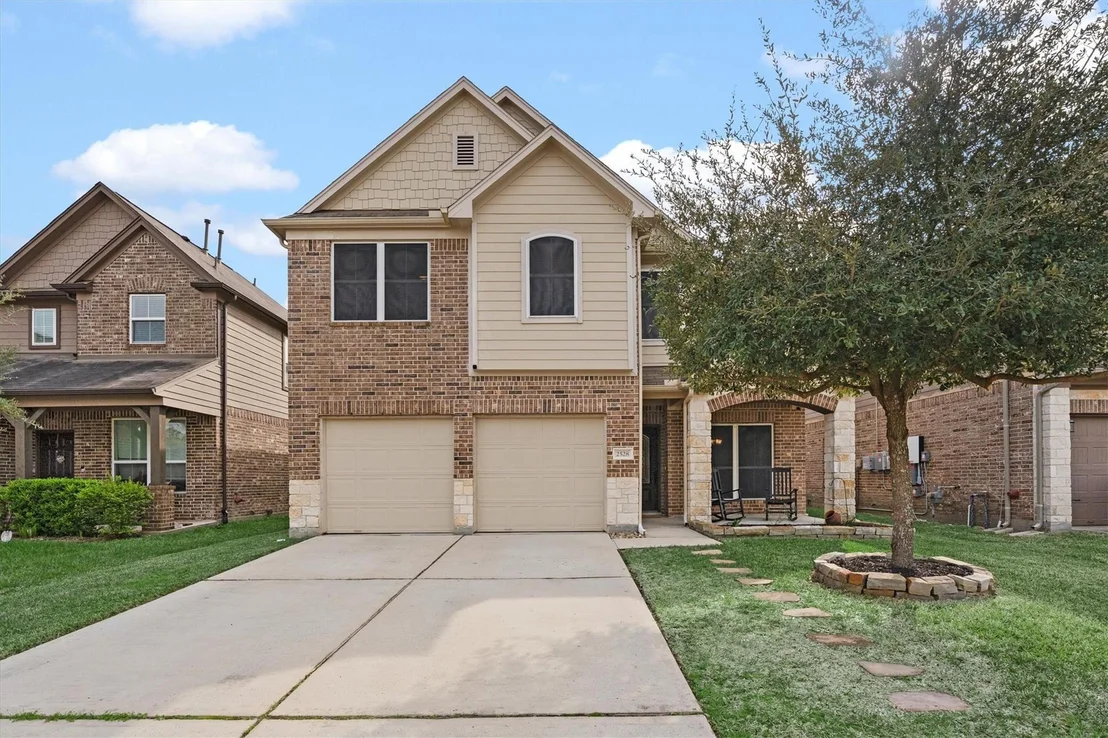 Photo of 2528 Magnolia Fair Way