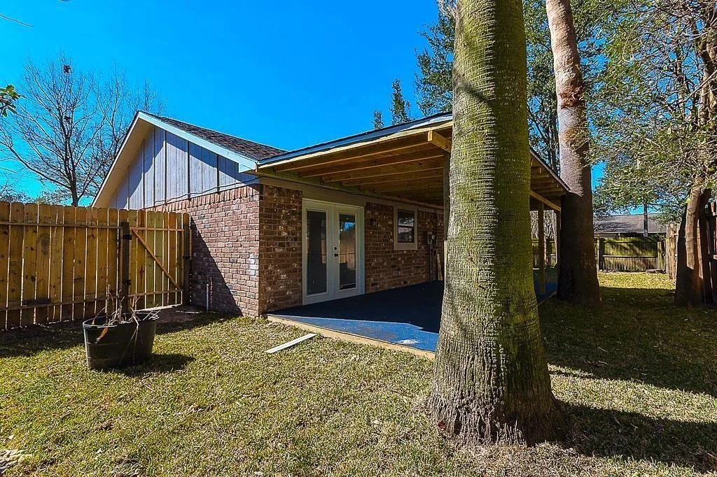 Photo of 24126 Whitefield Lane