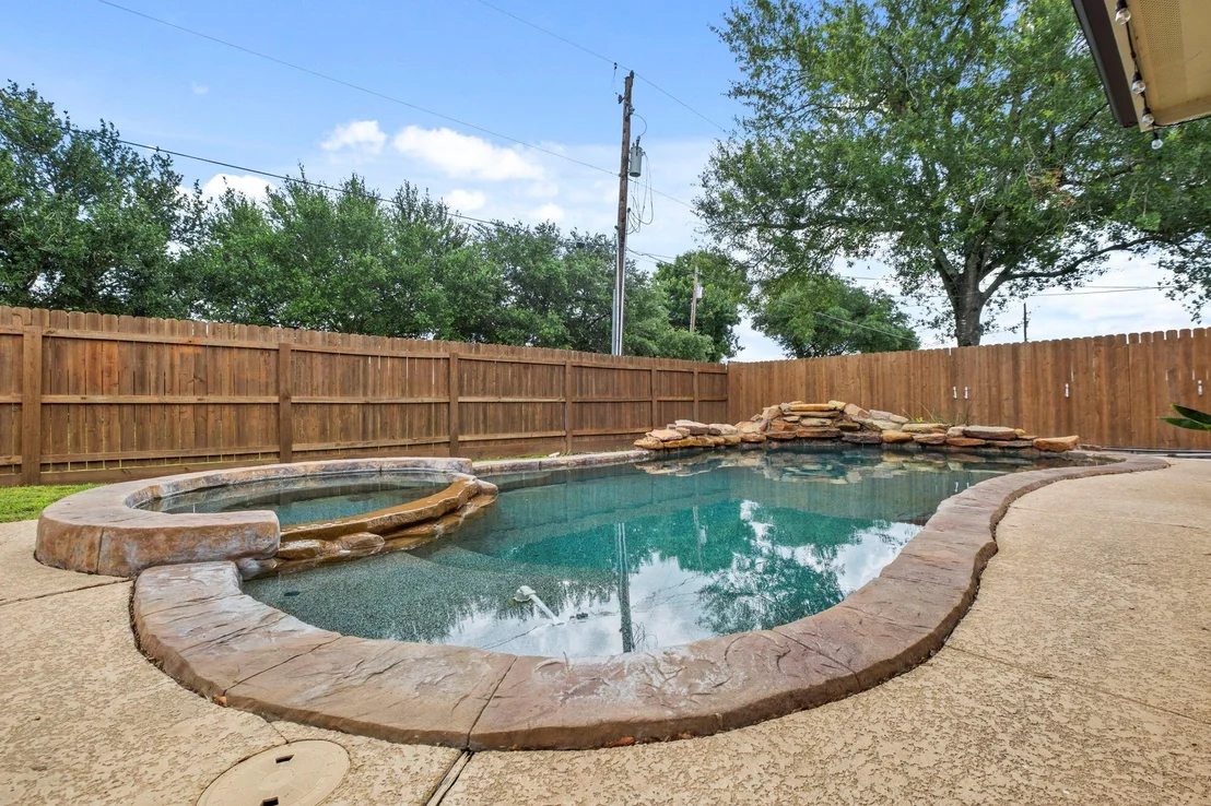 Photo of 9403 Highland Pointe Drive