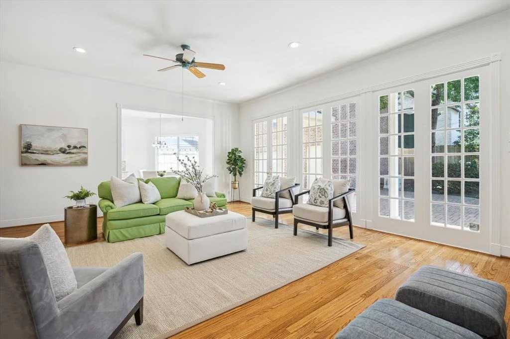 Photo of 2537 Addison Road